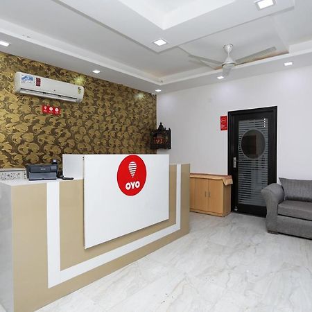 Oyo 12673 The Diplomat Inn Delhi  Esterno foto